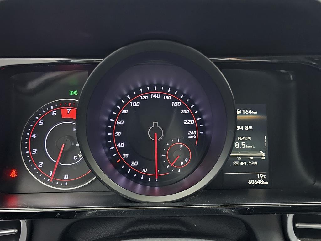 HYUNDAI Avante - Vista 6