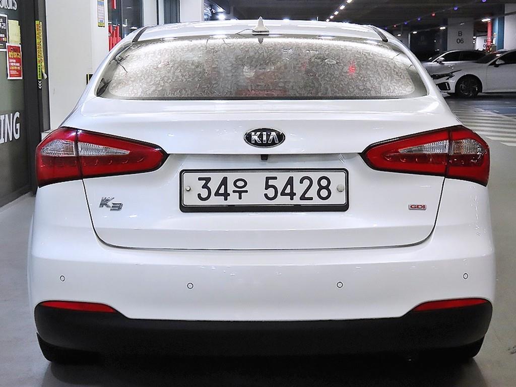 KIA K3 - Vista 5