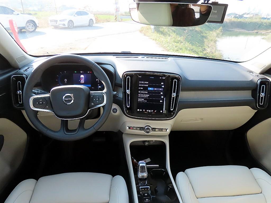 Volvo XC40 - Vista 9