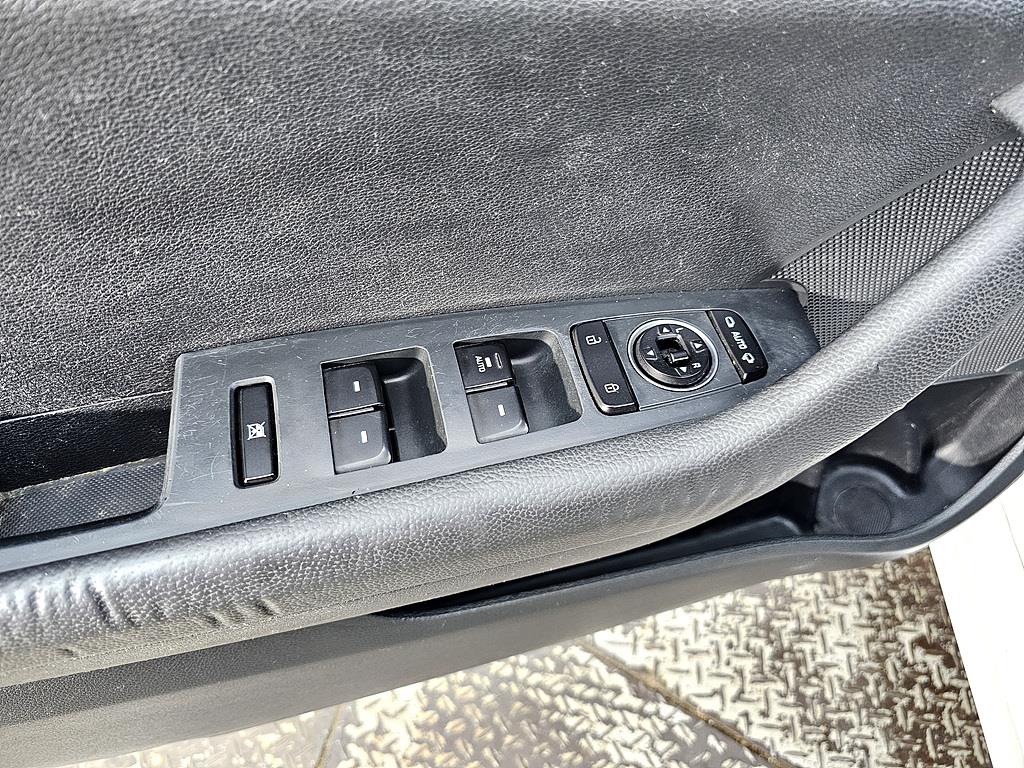 HYUNDAI Sonata - Vista 12