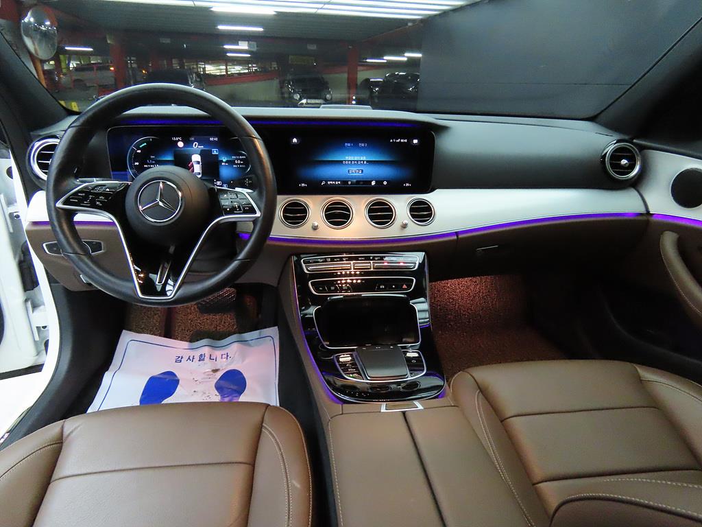 Mercedes Benz E class - Vista 7