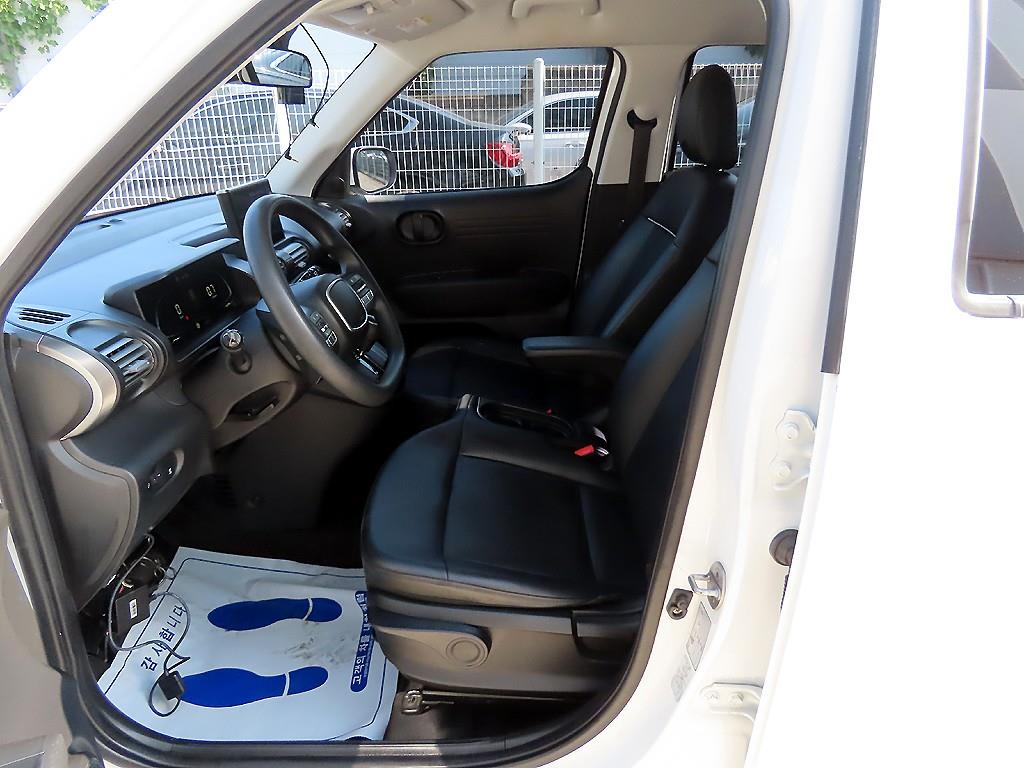 HYUNDAI Casper - Vista 5