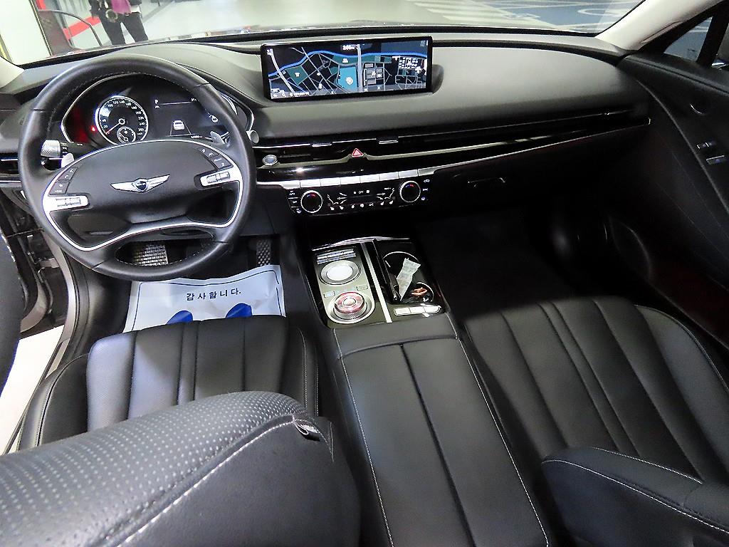 Genesis G80 - Vista 10