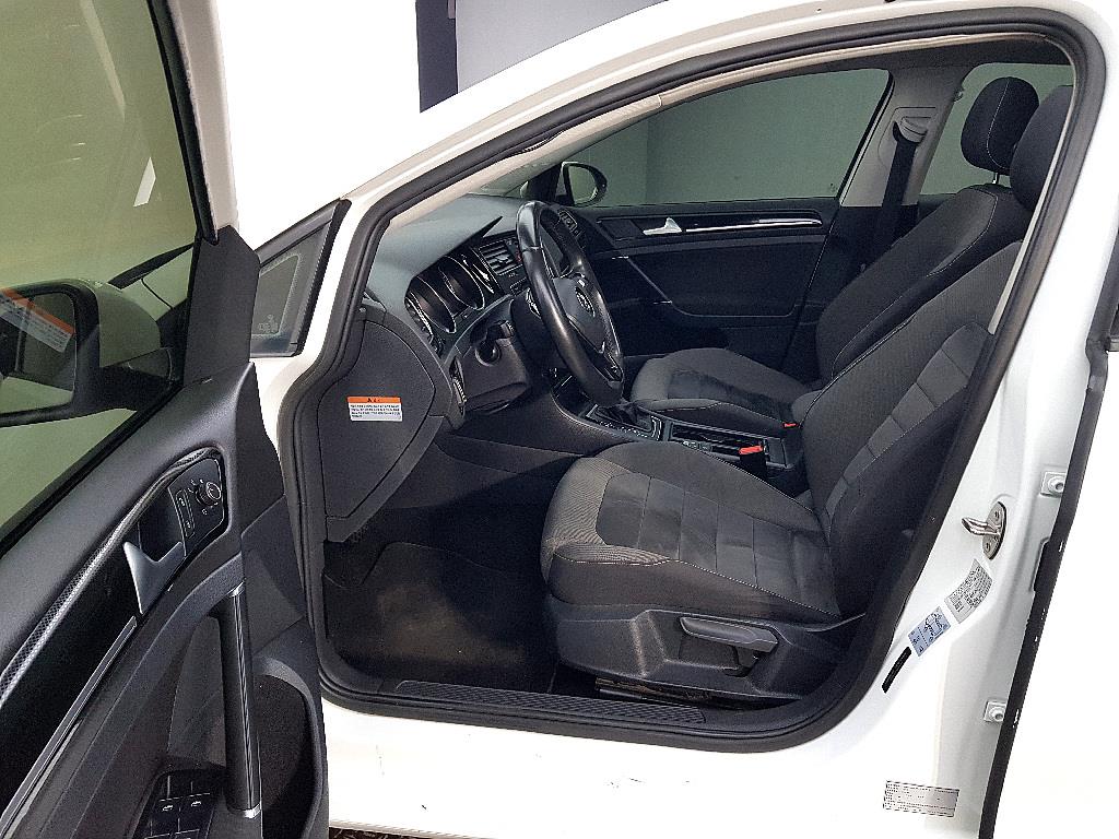 Volkswagen Golf - Vista 8