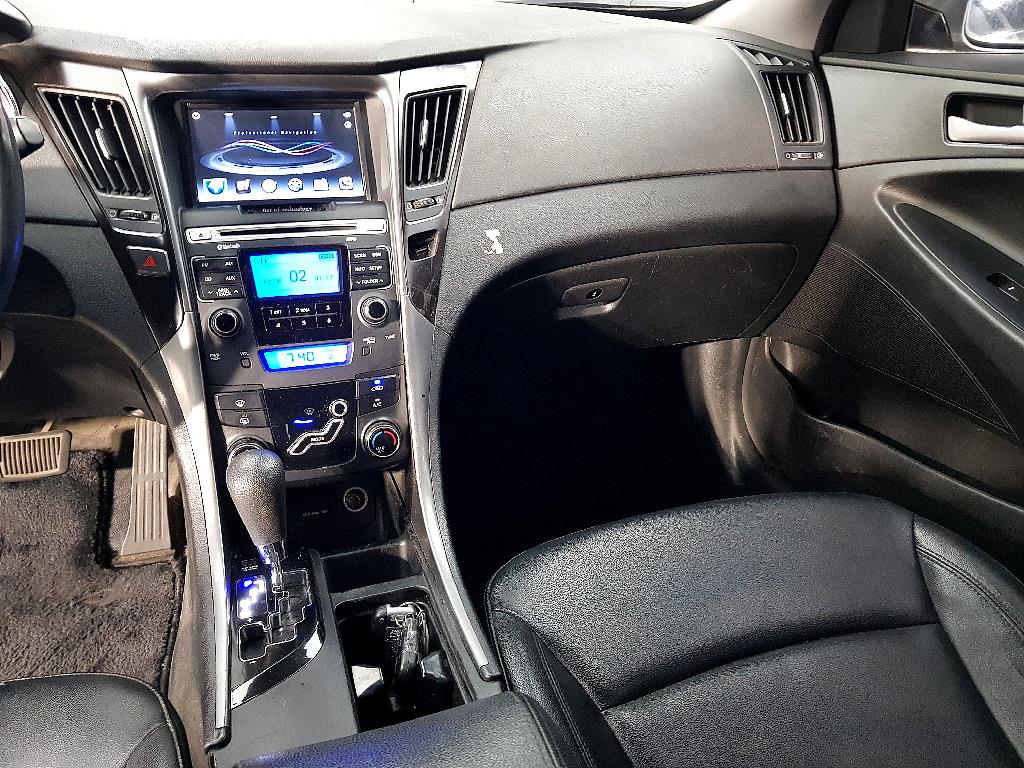 HYUNDAI Sonata - Vista 10
