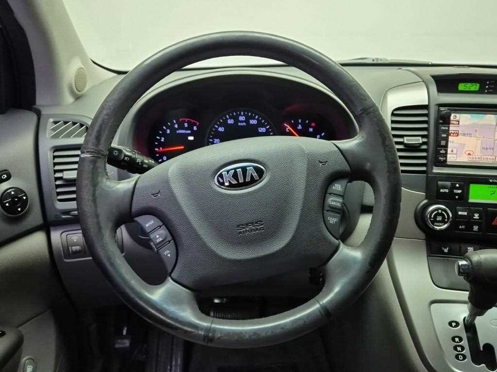 KIA Carnival - Vista 9