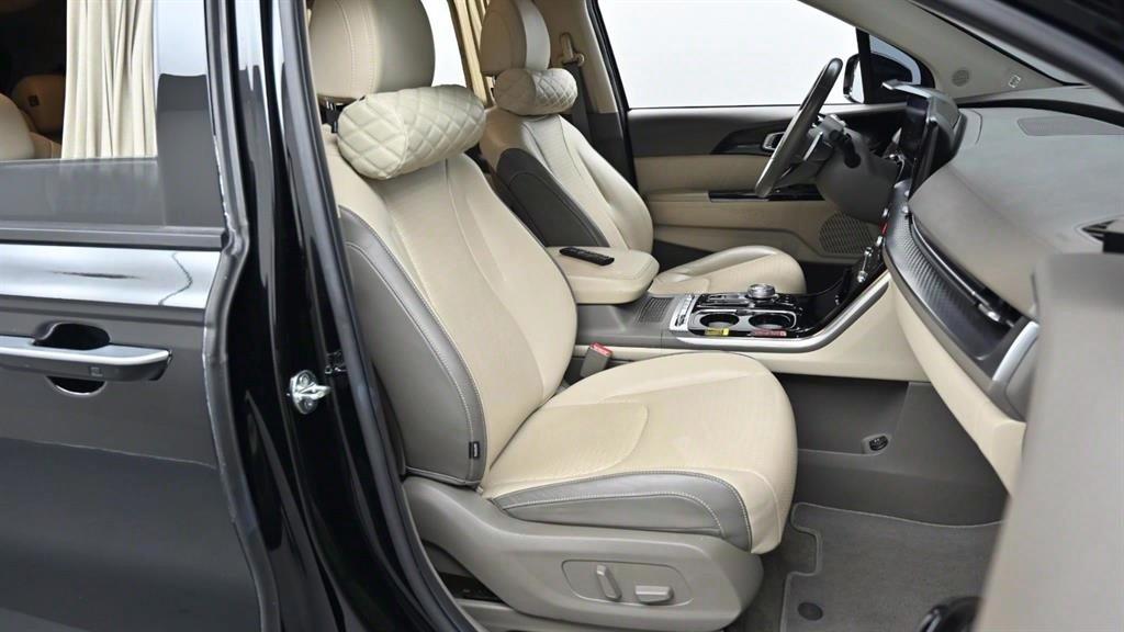 KIA Carnival - Vista 9
