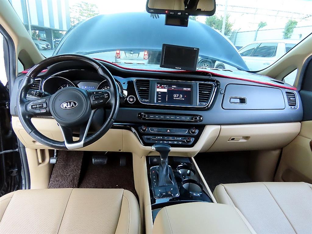 KIA Carnival - Vista 8