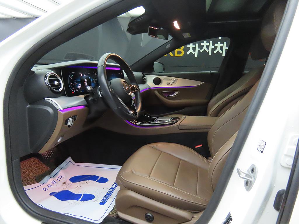 Mercedes Benz E class - Vista 5