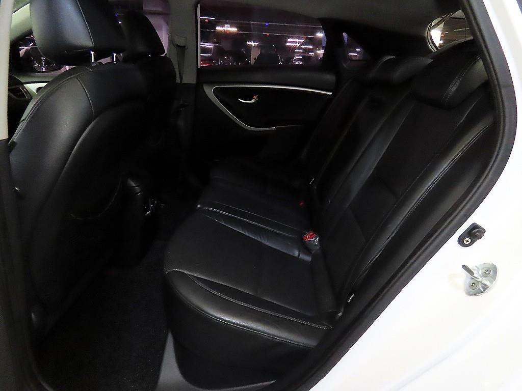 HYUNDAI i30 - Vista 7