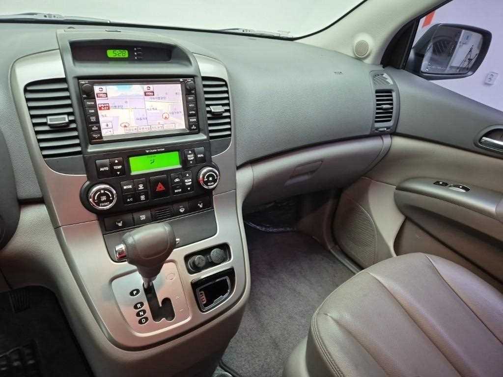 KIA Carnival - Vista 10