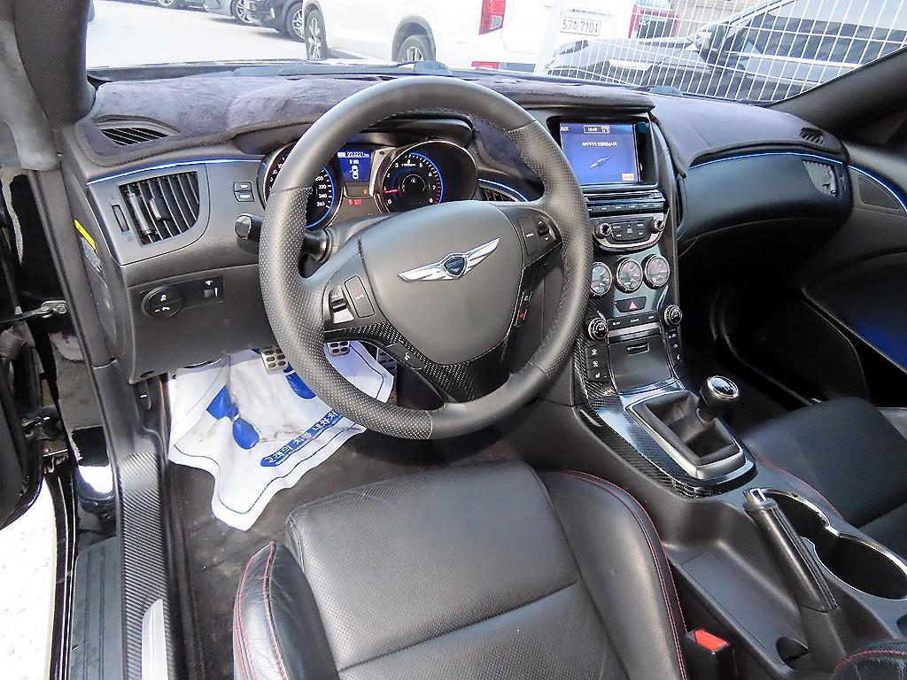 HYUNDAI Genesis - Vista 7