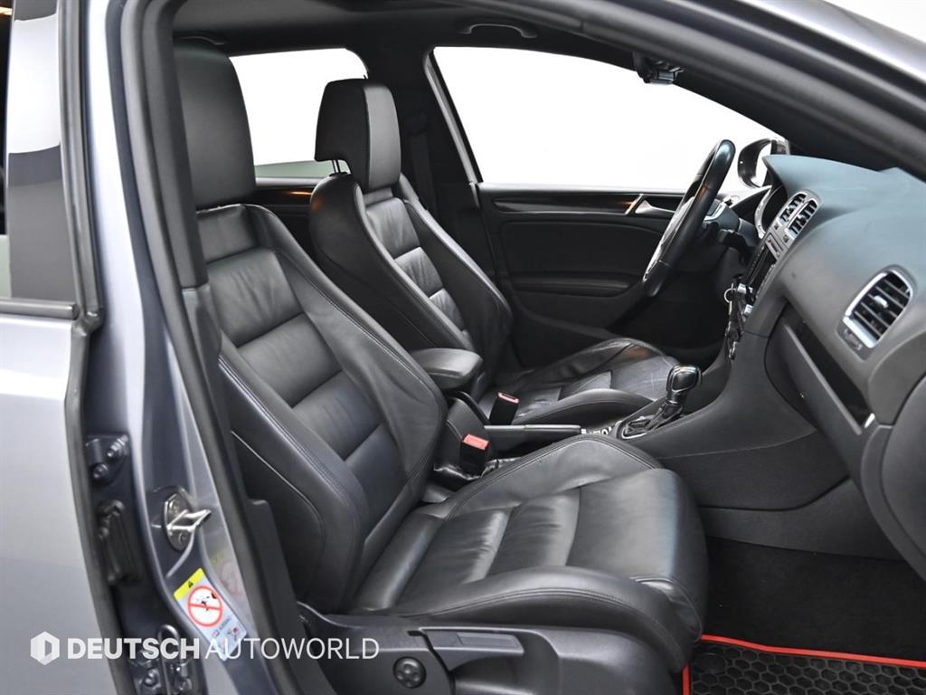 Volkswagen Golf - Vista 10