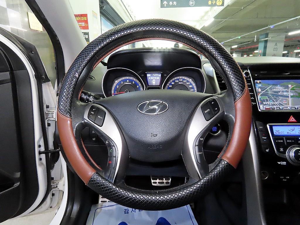 HYUNDAI i30 - Vista 8