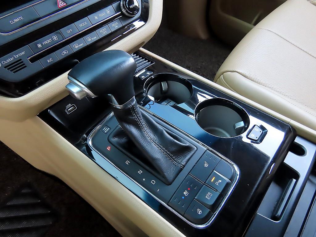 KIA Carnival - Vista 11