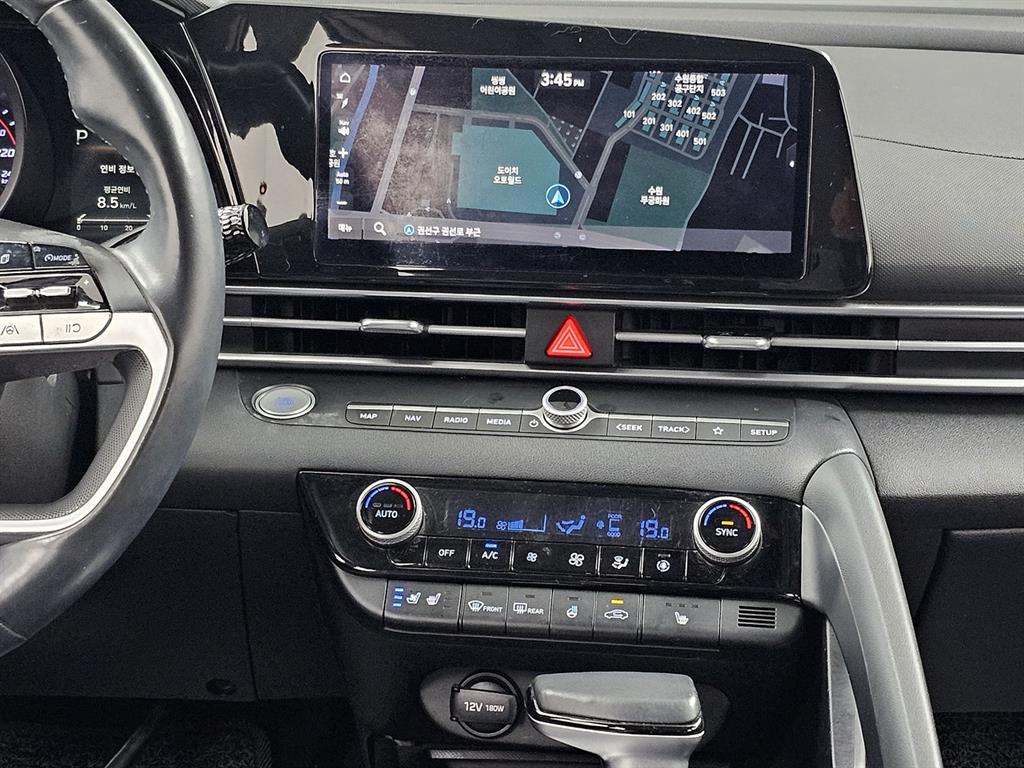 HYUNDAI Avante - Vista 12