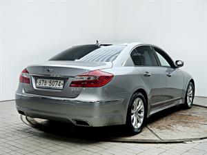 HYUNDAI Genesis - Vista 8