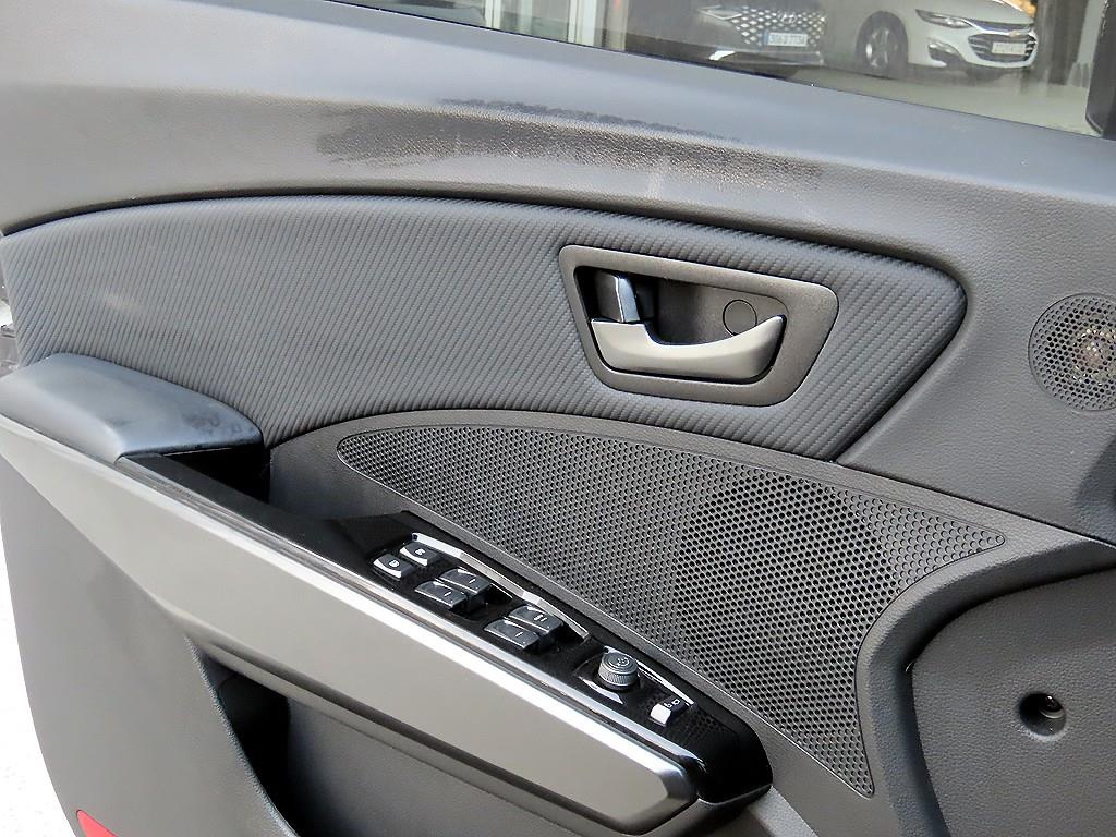 Ssangyong Tivoli - Vista 11