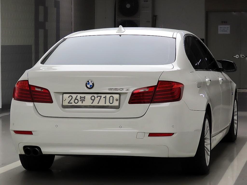 BMW 5 Series - Vista 4