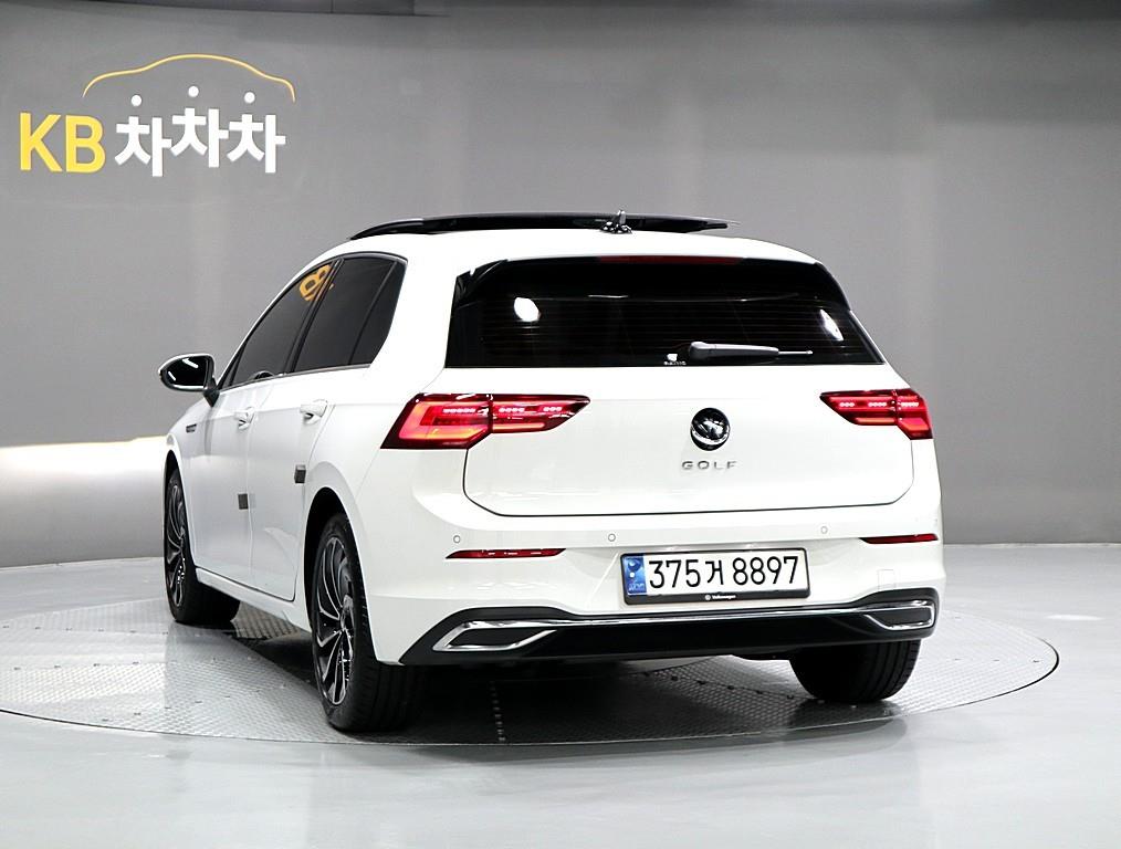 Volkswagen Golf - Vista 4