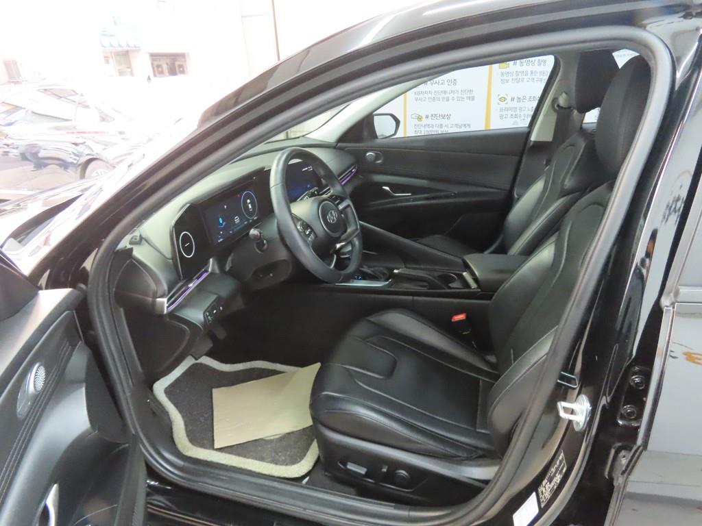 HYUNDAI Avante - Vista 5