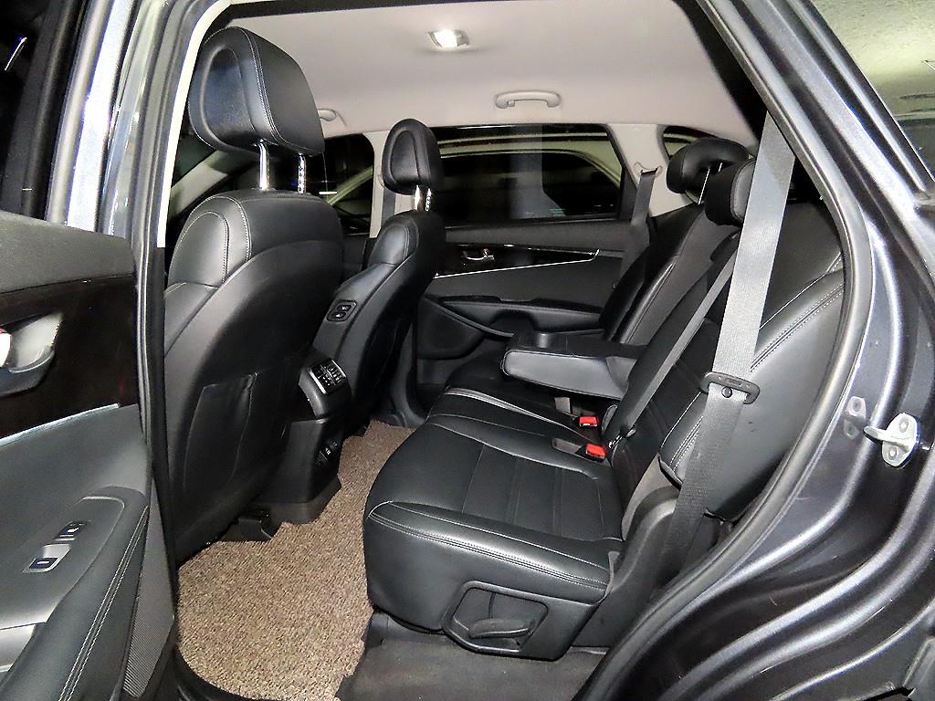 KIA Sorento - Vista 7