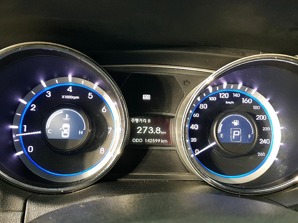 HYUNDAI Sonata - Vista 7