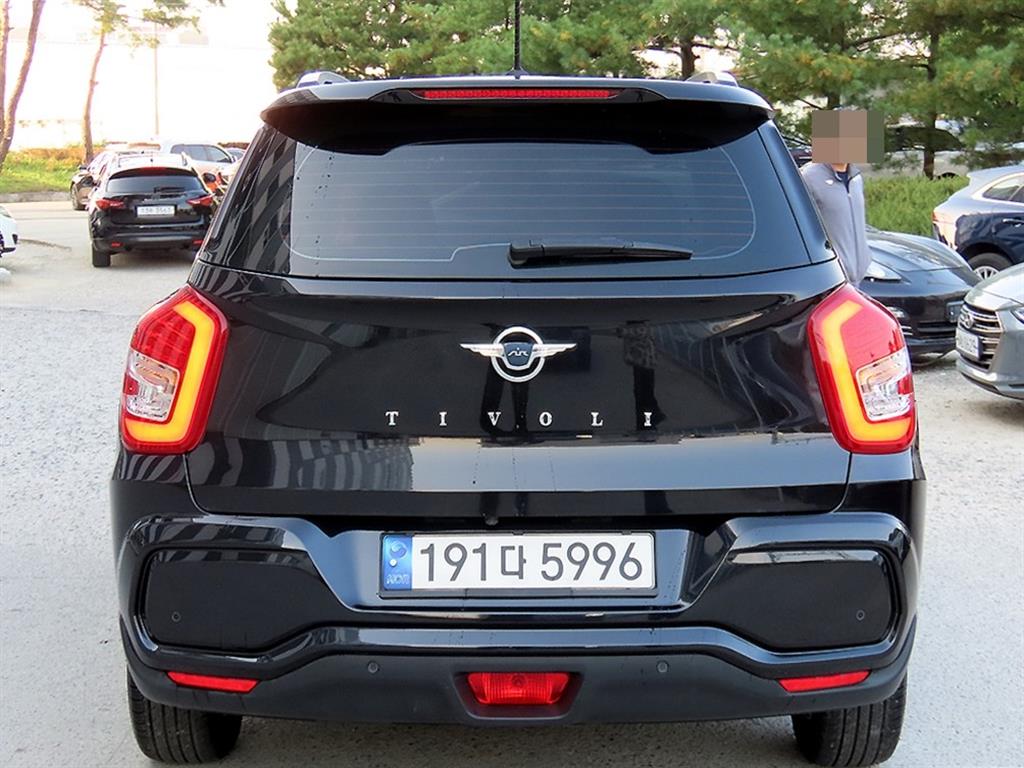 Ssangyong Tivoli - Vista 4
