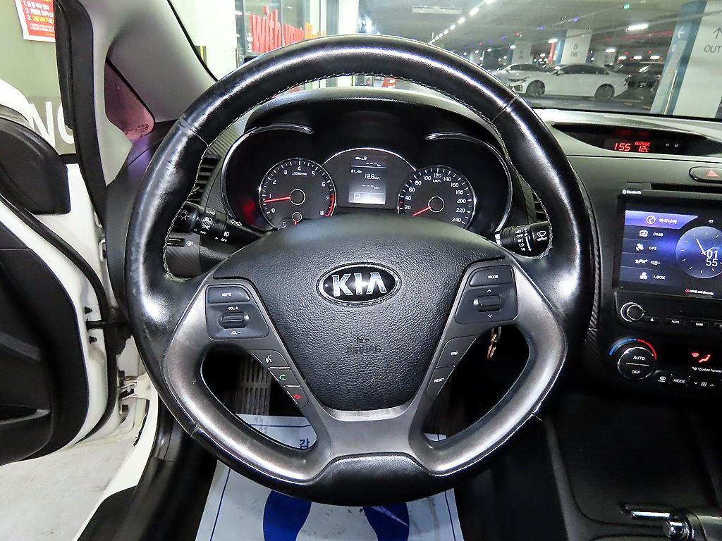 KIA K3 - Vista 8