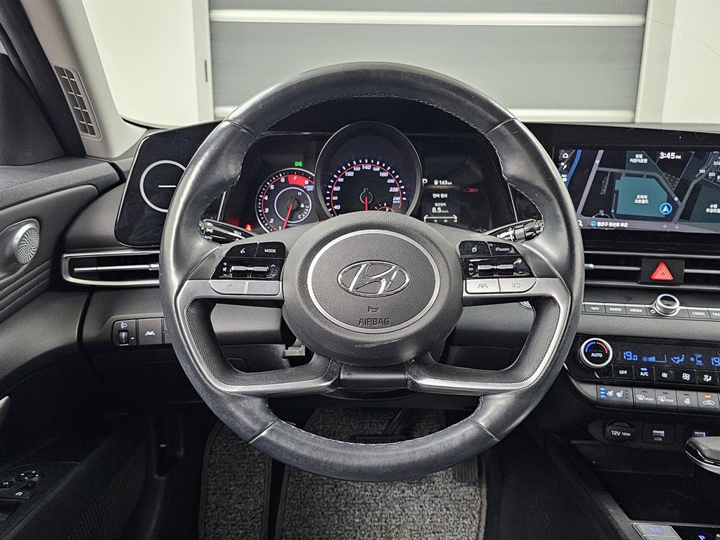 HYUNDAI Avante - Vista 11