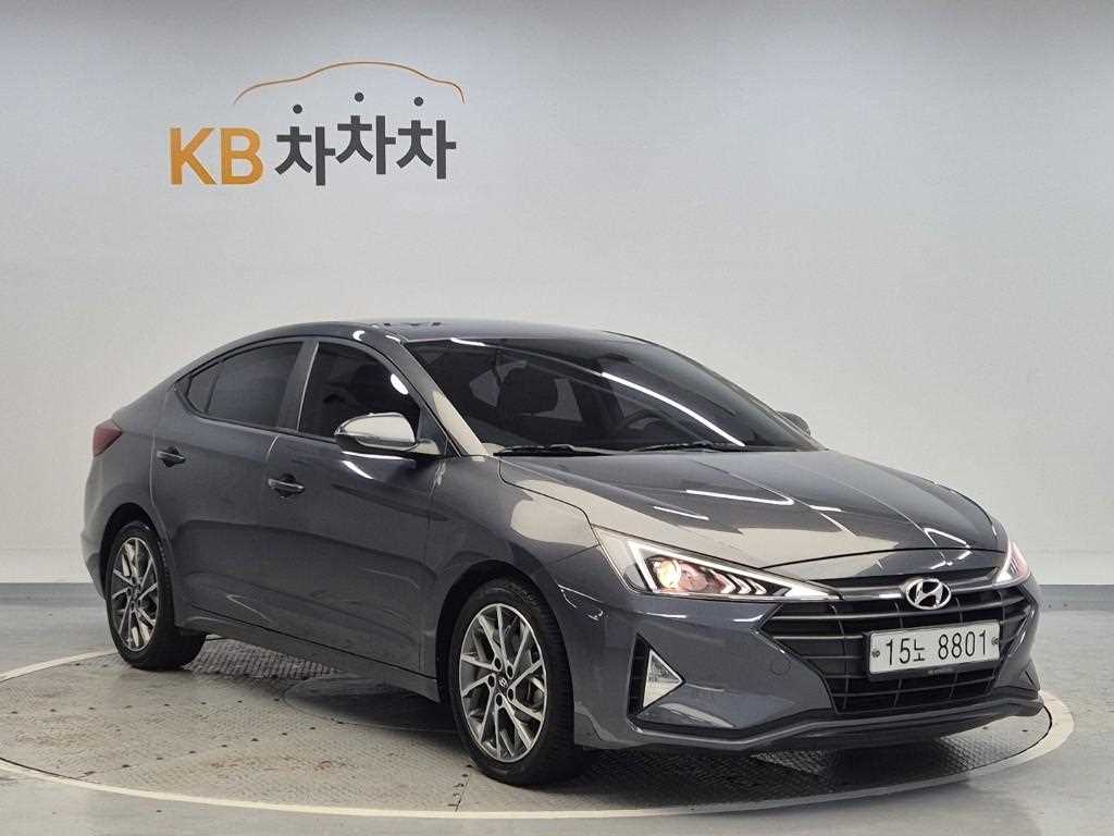 HYUNDAI Avante - Vista 4