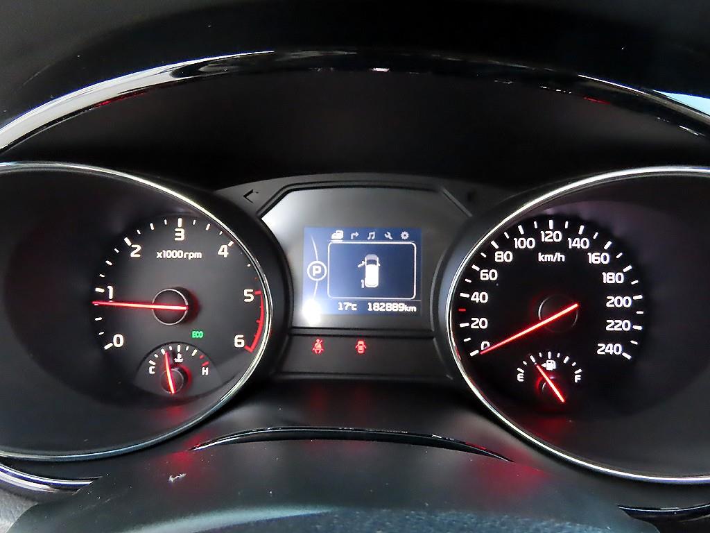 KIA Carnival - Vista 10