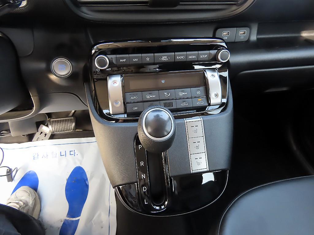 HYUNDAI Casper - Vista 10