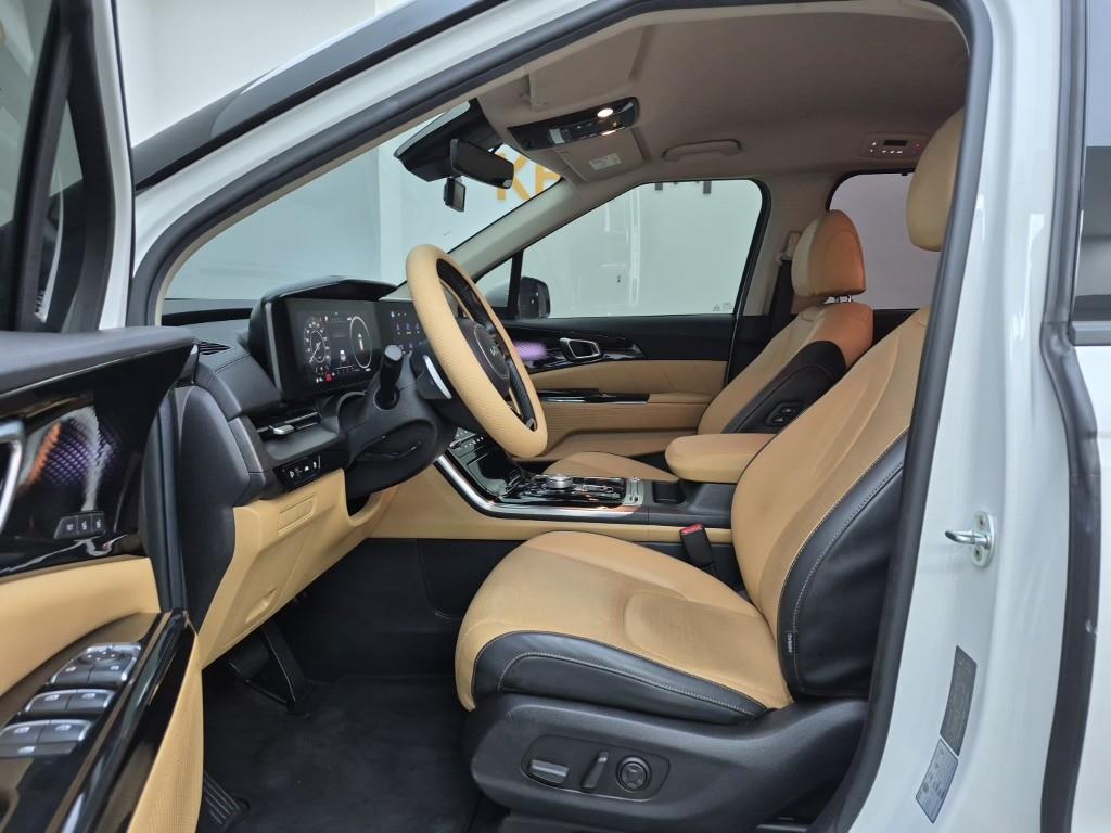 KIA Carnival - Vista 11