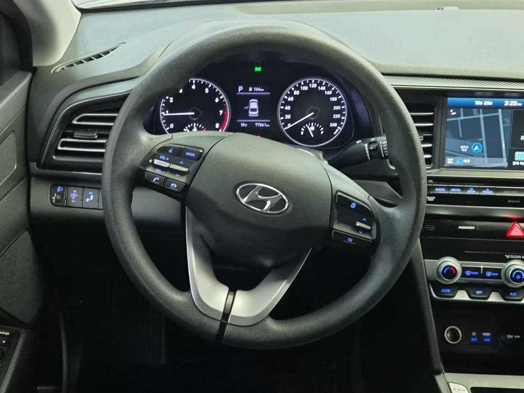 HYUNDAI Avante - Vista 9