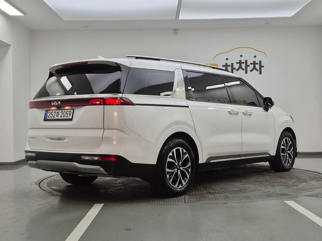 KIA Carnival - Vista 4