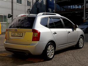KIA Carens - Vista 8