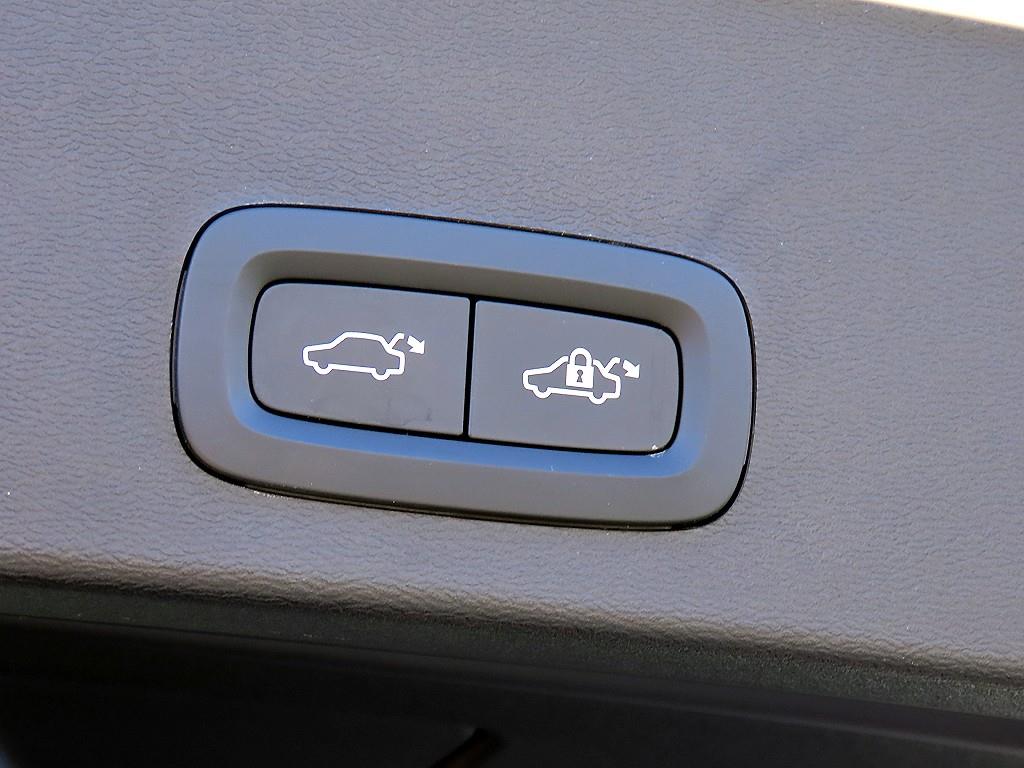 Volvo XC40 2024 Blanco - Importación desde Corea - HF Imports Iquique - Foto 14