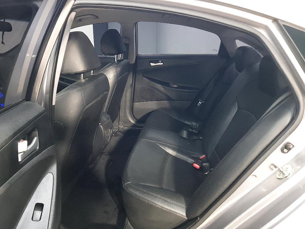 HYUNDAI Sonata - Vista 9