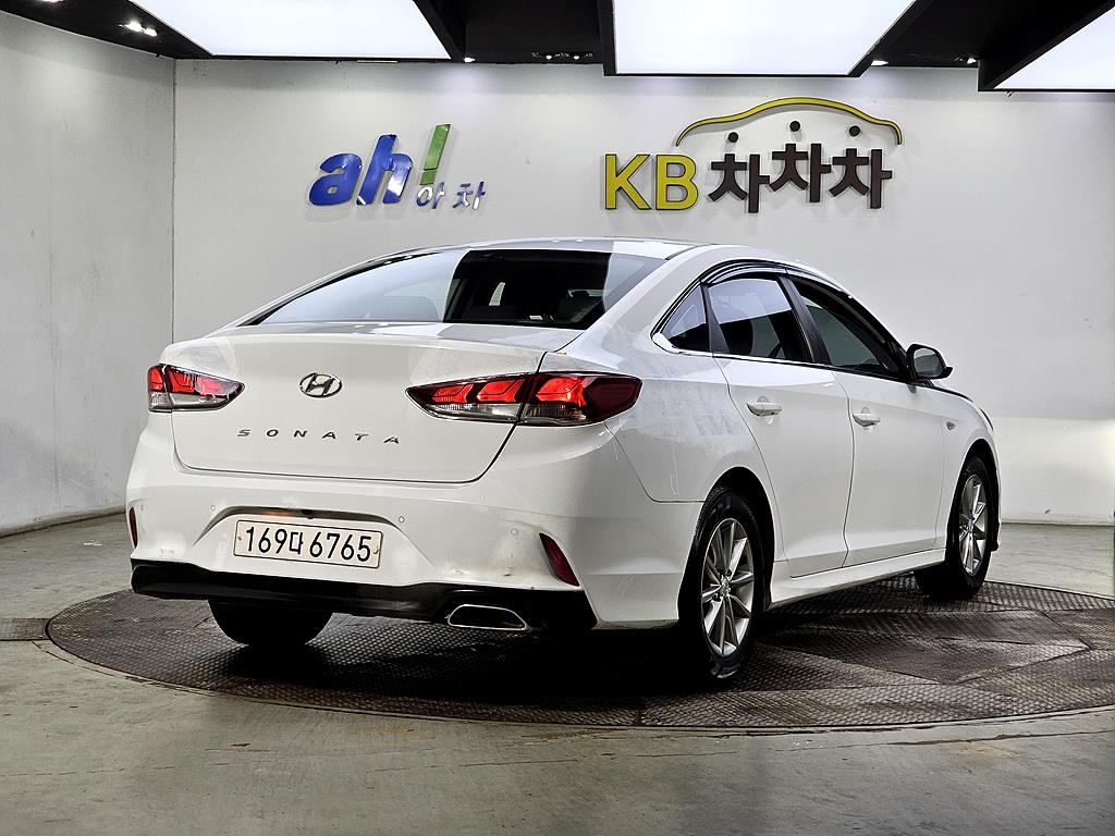 HYUNDAI Sonata - Vista 4