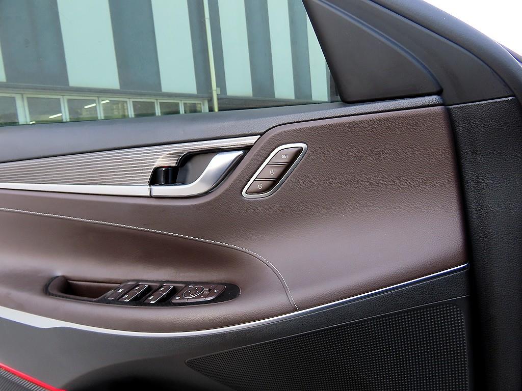 HYUNDAI Grandeur - Vista 11