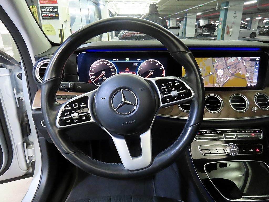 Mercedes Benz E class - Vista 8