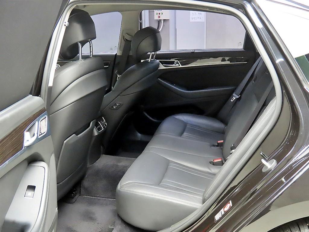 Genesis G80 - Vista 6