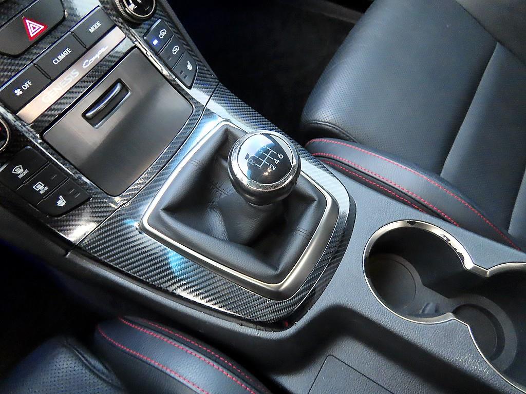 HYUNDAI Genesis - Vista 10