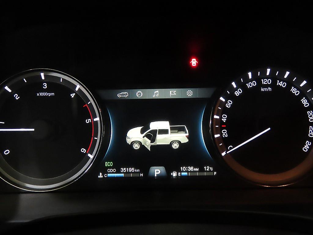 Ssangyong Rexton - Vista 9