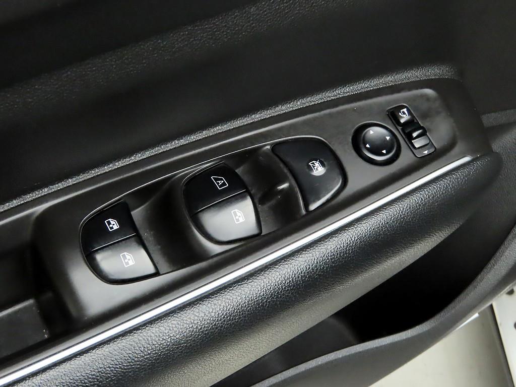 SAMSUNG QM6 - Vista 11