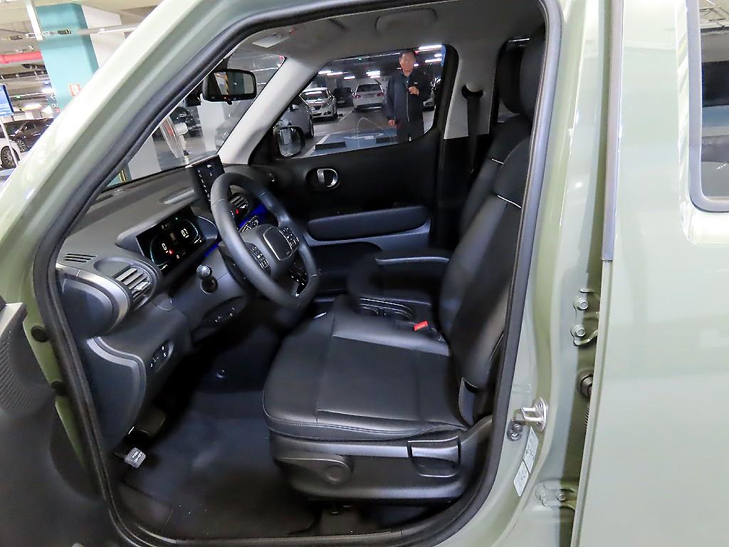 HYUNDAI Casper - Vista 6