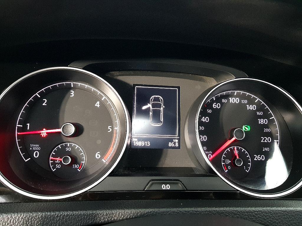 Volkswagen Golf - Vista 7