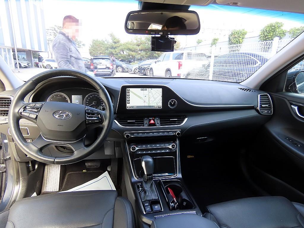 HYUNDAI Grandeur - Vista 7