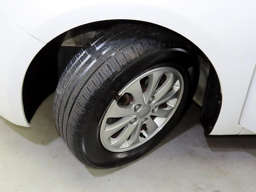 KIA K3 2013 Blanco - Importación desde Corea - HF Imports Iquique - Foto 18